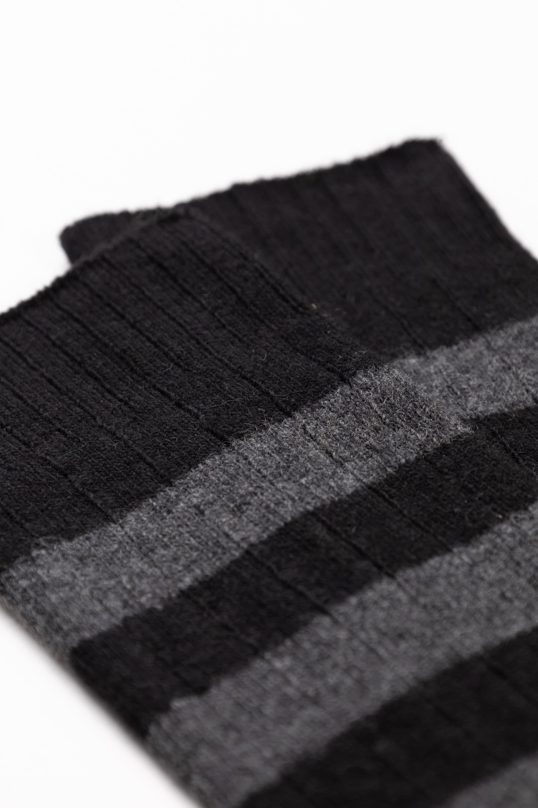 Calze Corte Fantasia Righe in Misto Cashmere - Image 2